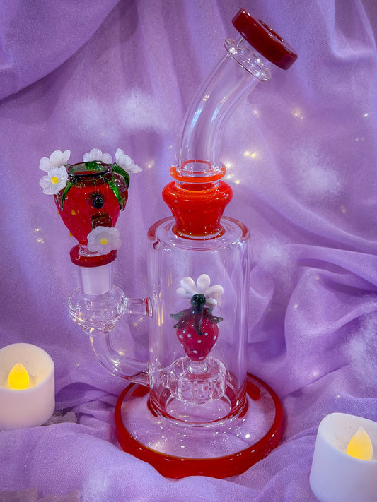 🍓 Strawberry Patch Bong