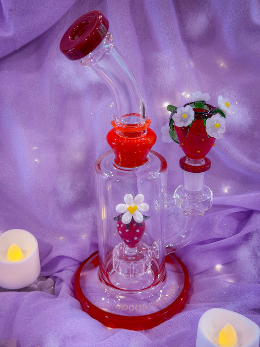 🍓 Strawberry Patch Bong